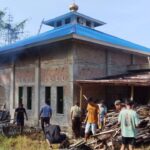 Kegiatan Gotong Royong Masyarakat Desa Bioa Putiak sekaligus mempererat tali persaudaraan di lingkungan bermasyarakat. IMG-20260628-WA0010